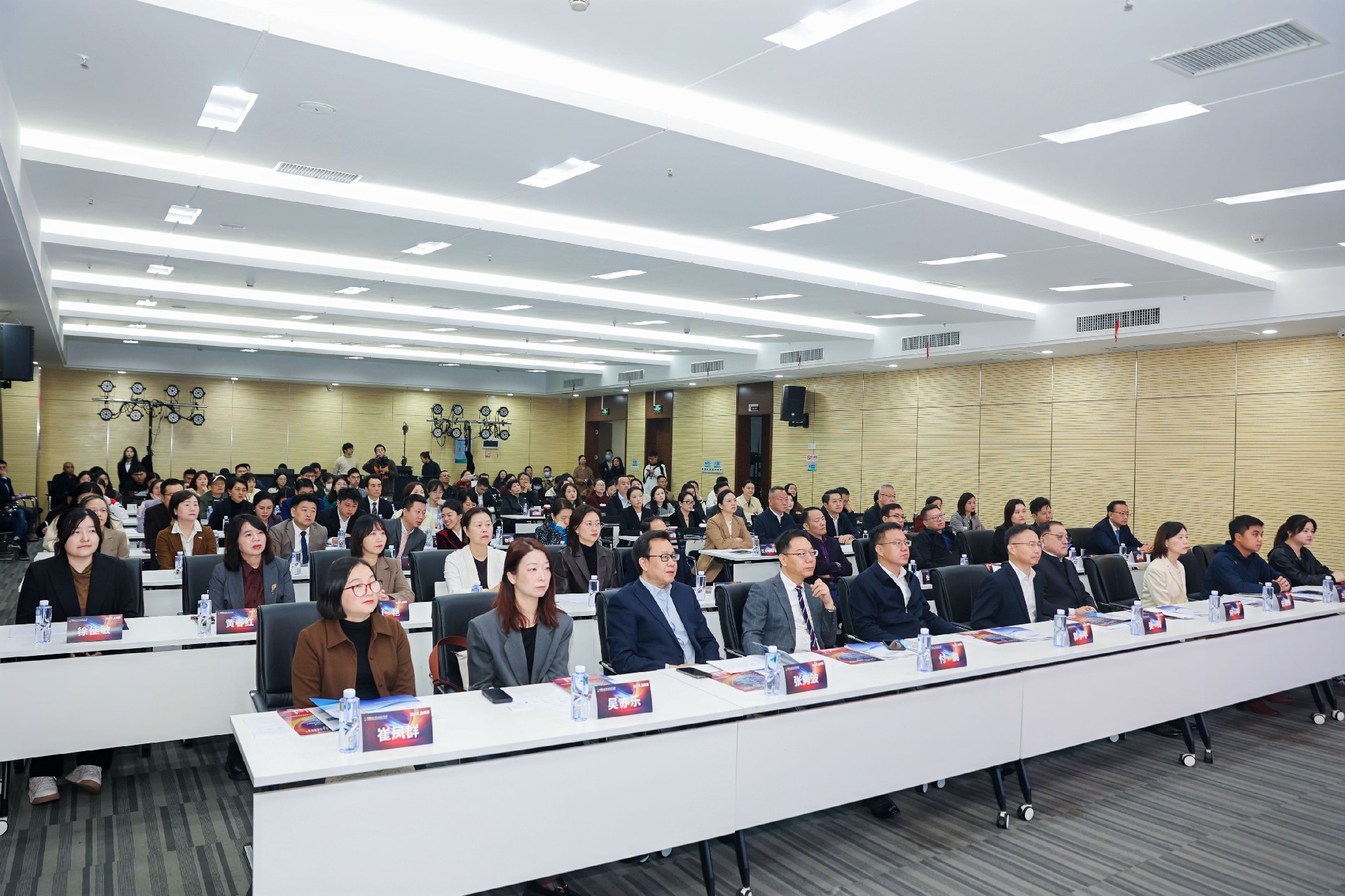 AAPM与江汉区财政局、区人力资源局共同签署《技能人才培训基地 · 国际技能认证体系(管理财会类)共识》 AAPM与江汉区财政局、区人力资源局共同签署《技能人才培训基地 · 国际技能认证体系(管理财会类)共识》